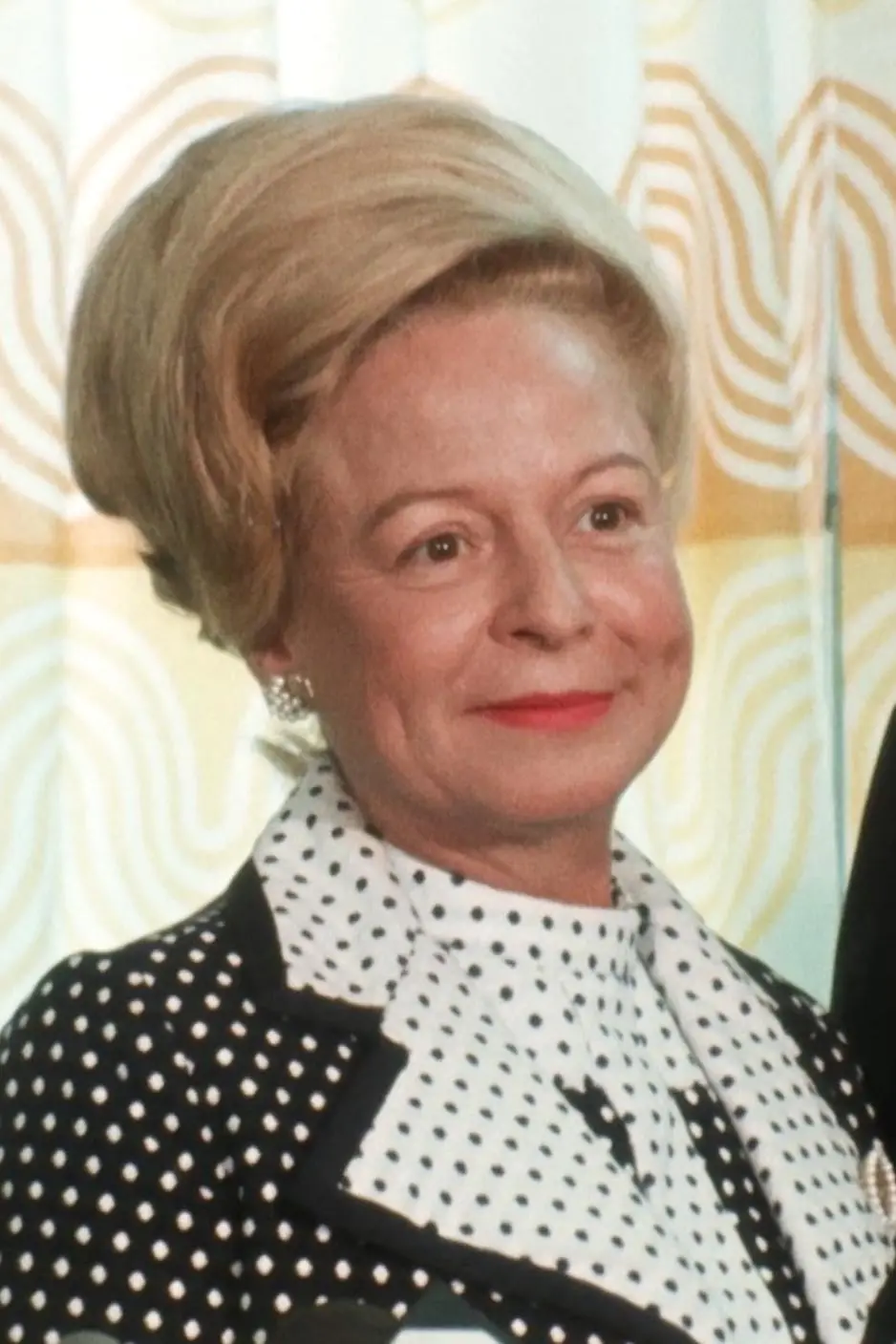 Martha Mitchell_peliplat