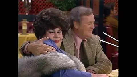 first cis and trans kiss on tv all in the family 1976_peliplat