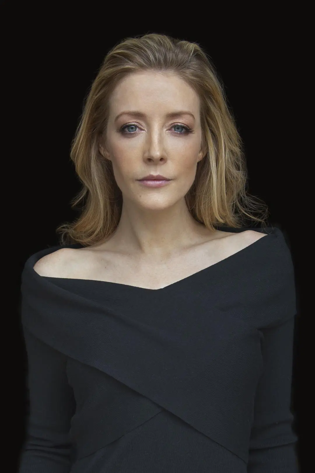 Jennifer Finnigan_peliplat