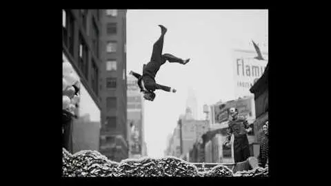 Garry Winogrand: All Things Are Photographable - Official Trailer_peliplat