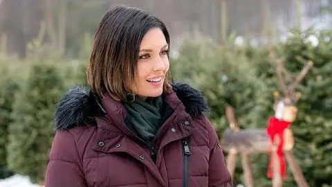 Preview - Christmas Festival of Ice - Hallmark Movies Now_peliplat