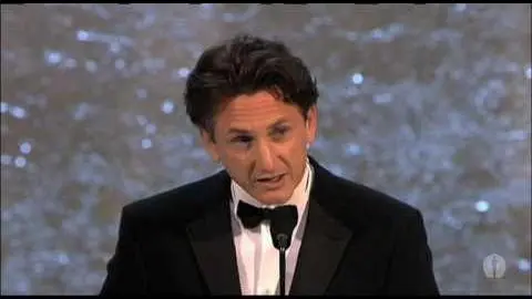 Sean Penn Wins Best Actor: 2004 Oscars_peliplat