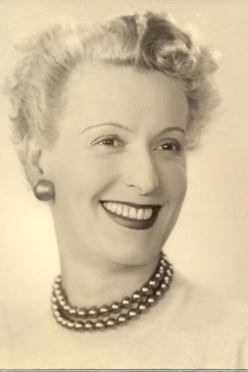 Ethel Revnell_peliplat