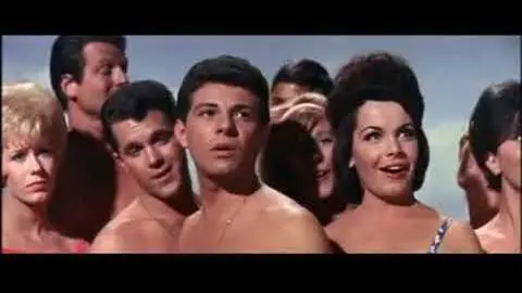 Bikini Beach (1964) - Trailer_peliplat