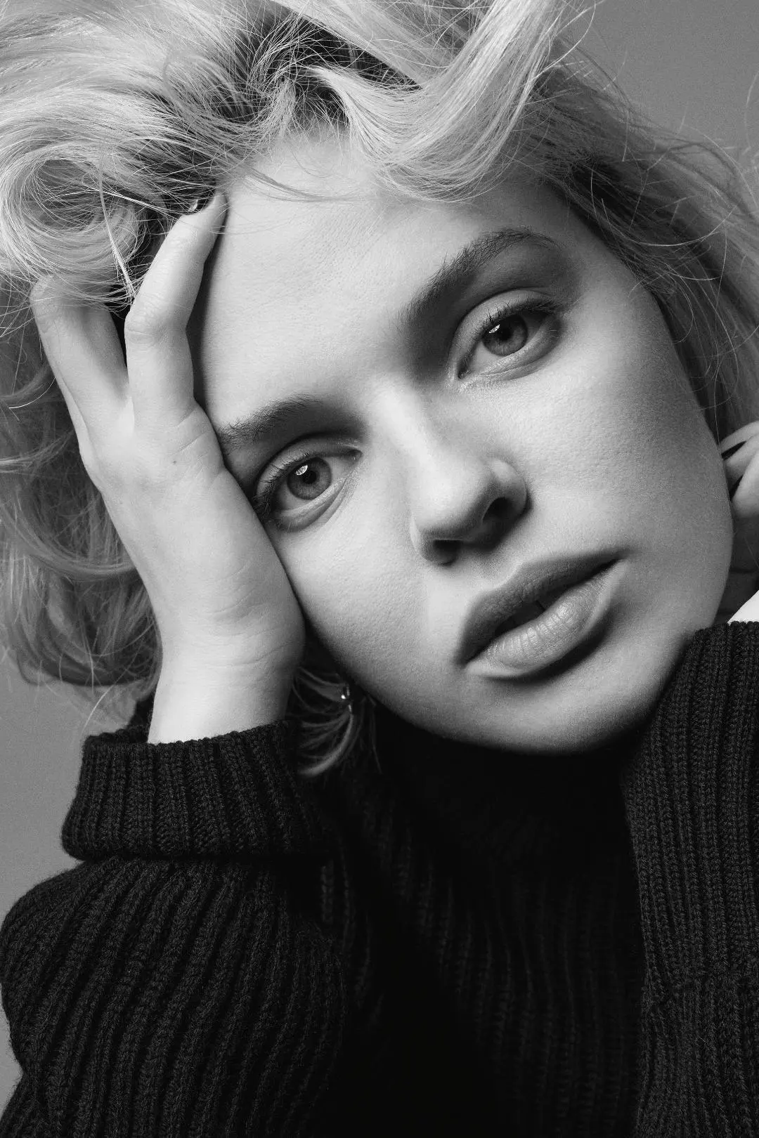 Odessa Young_peliplat