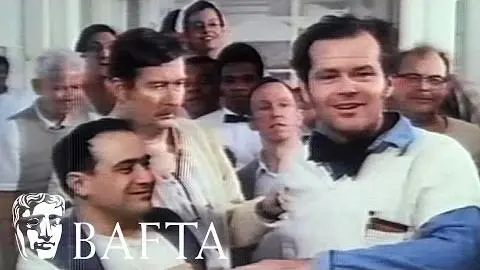 Jack Nicholson accepts his award on the set of One Flew Over the Cuckoo's Nest_peliplat