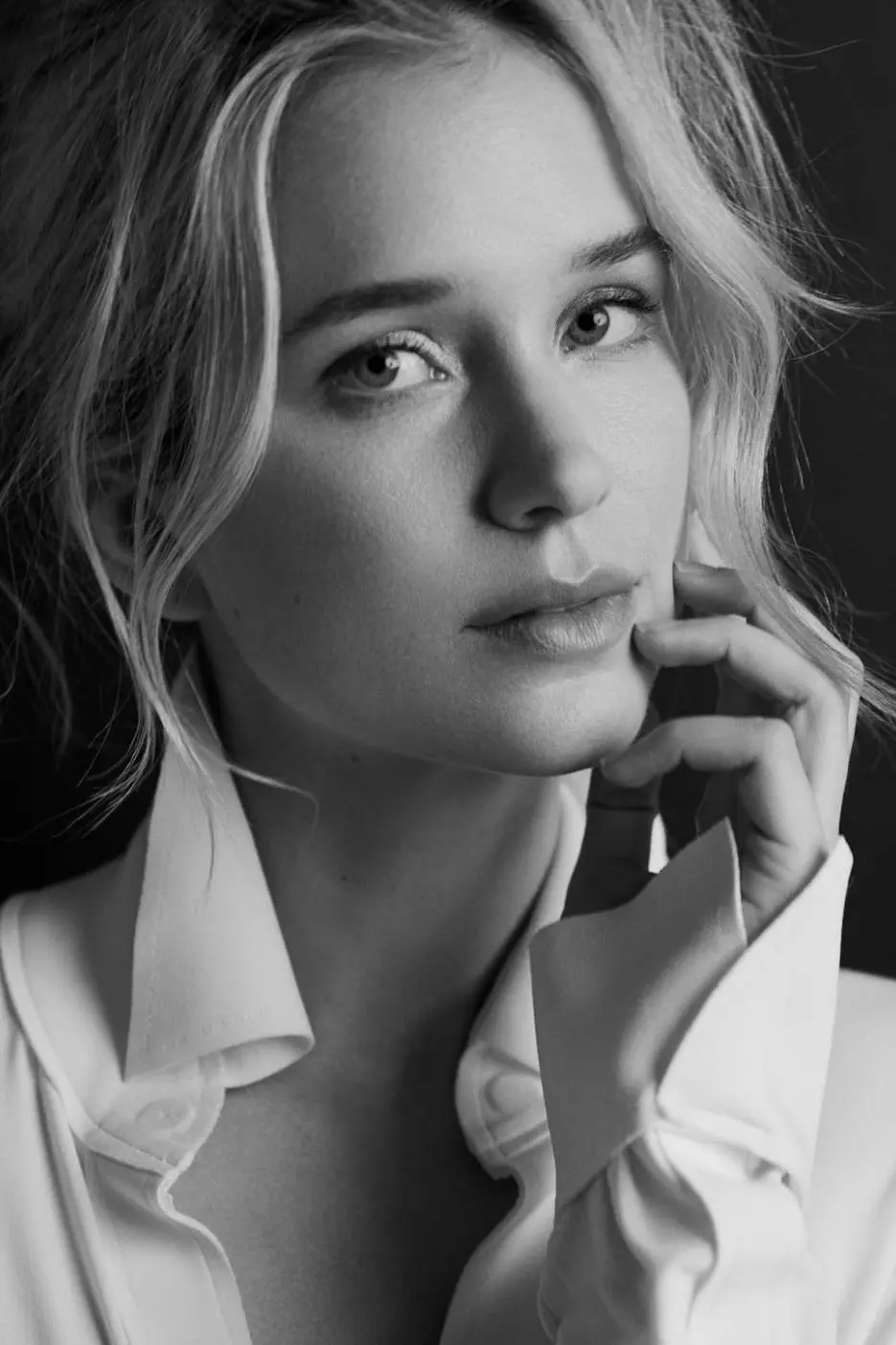 Elizabeth Lail_peliplat