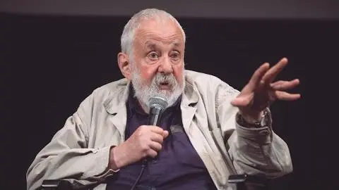 Mike Leigh on Naked, Working with Actors, and His Career_peliplat