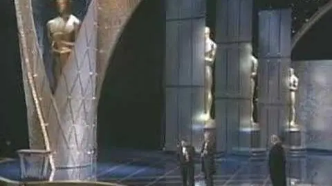 "Titanic" winning Best Picture Oscar®_peliplat