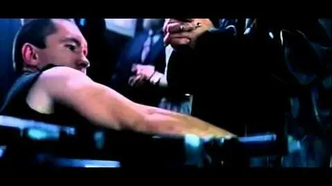 Dante's Guns Scene from Death Machine (1994)_peliplat