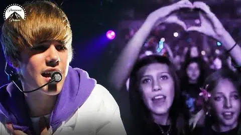 Justin Bieber Sings 'Down To Earth' Live - Full Scene)_peliplat