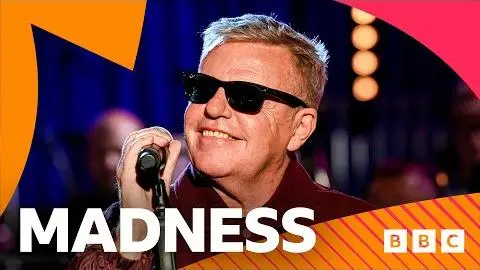 Madness - Our House in the Radio 2 Piano Room_peliplat