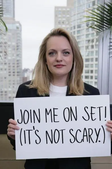 Meet Elisabeth Moss on The Handmaid's Tale Set_peliplat