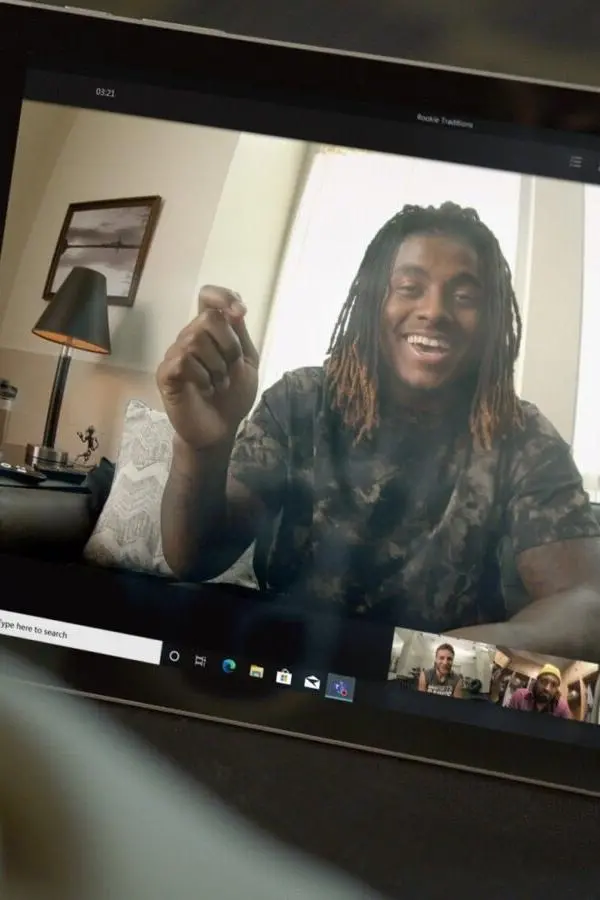 Microsoft Surface: Celebrating Traditions with the New Orleans Saints_peliplat