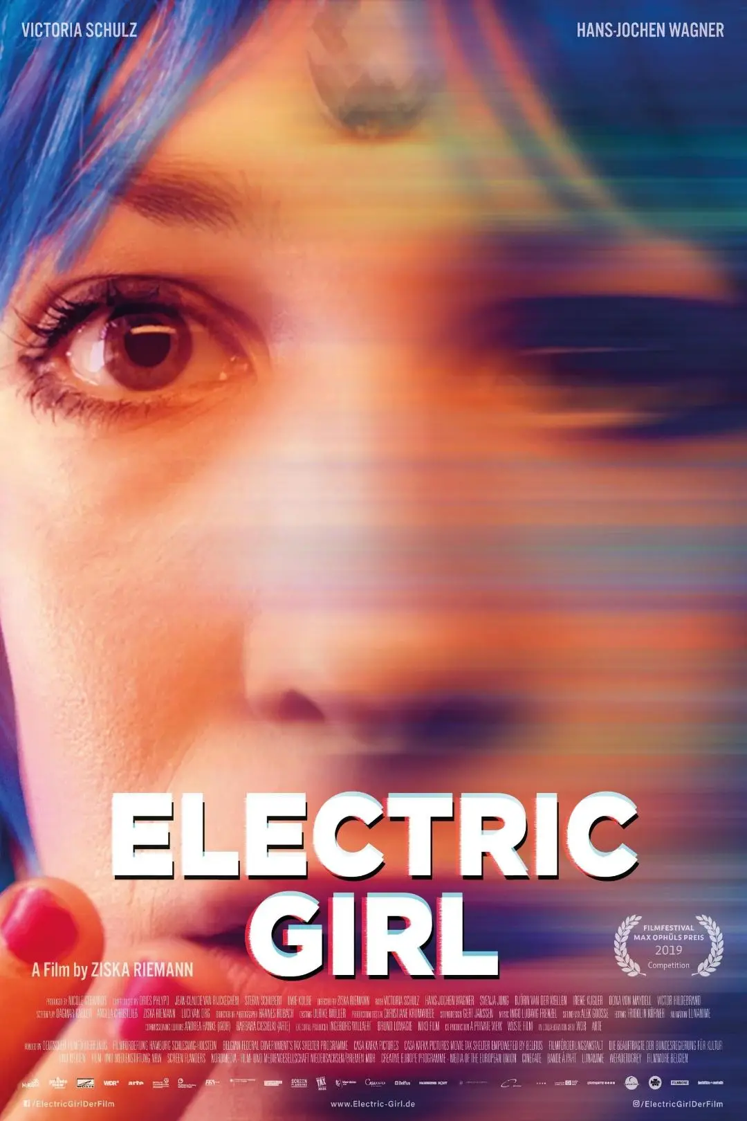 Electric Girl_peliplat