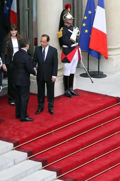 Jours de sacre à l'Elysée_peliplat