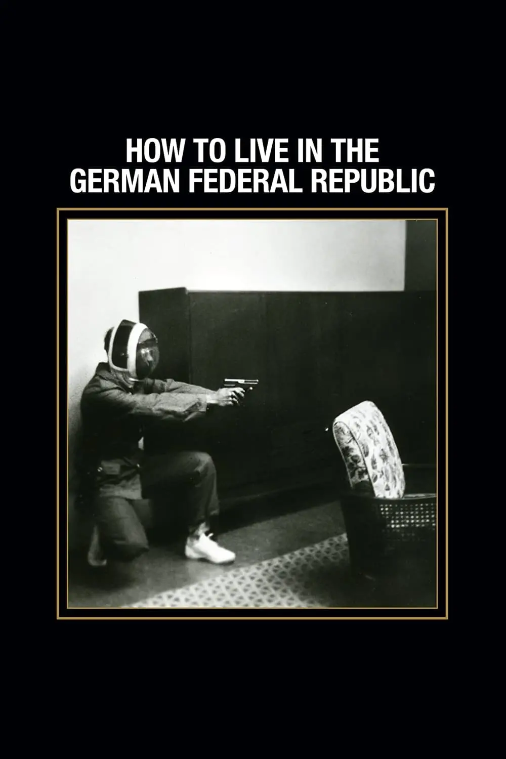 How to Live in the German Federal Republic_peliplat