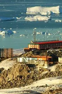 Le village de l'Antarctique_peliplat