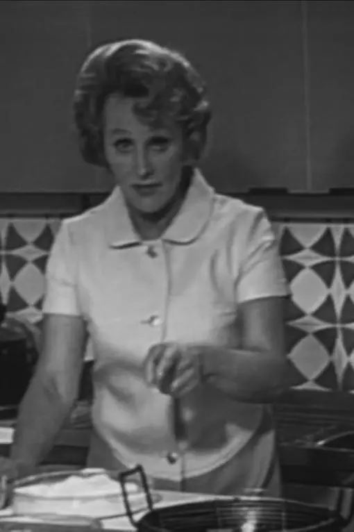 Fanny Cradock Invites You To..._peliplat