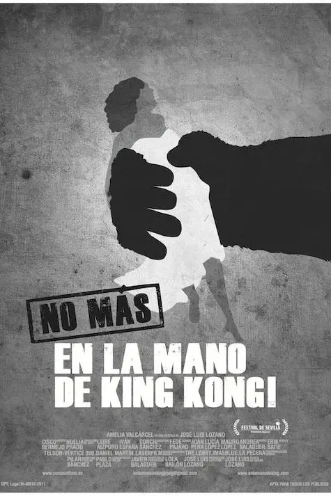 En la mano de King Kong_peliplat