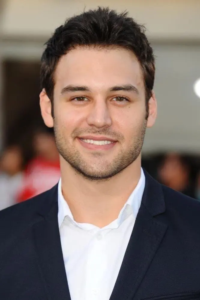 Ryan Guzman_peliplat