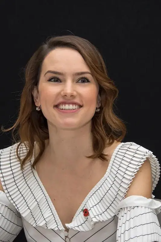 Daisy Ridley_peliplat