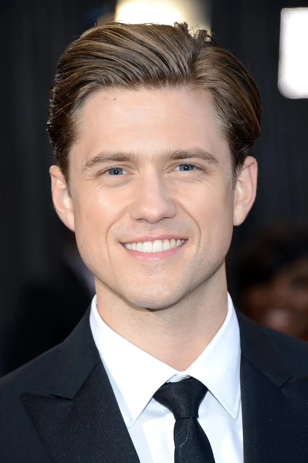 Aaron Tveit_peliplat