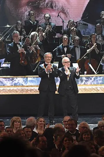 The 38th Annual Kennedy Center Honors_peliplat