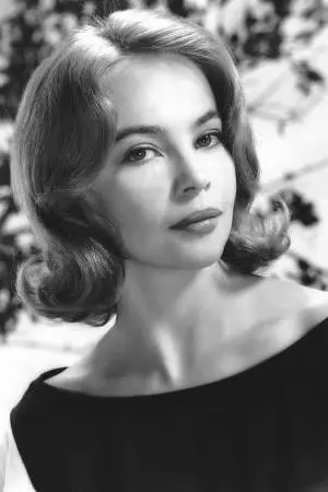 Leslie Caron_peliplat