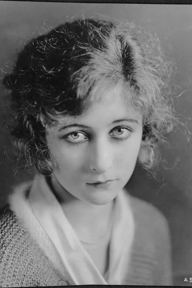 Mildred Harris_peliplat