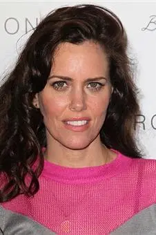 Ione Skye_peliplat