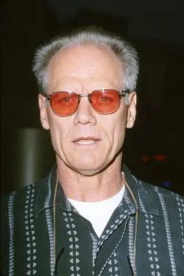 Fred Dryer_peliplat