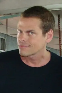 Vince Offer_peliplat