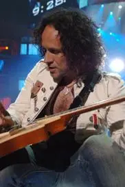 Vivian Campbell_peliplat