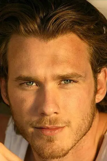 Eric Lively_peliplat