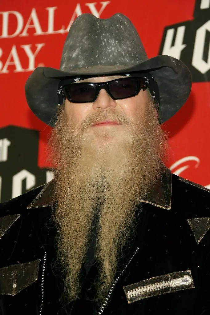 Dusty Hill_peliplat