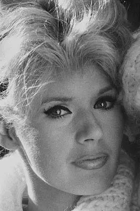 Connie Stevens_peliplat