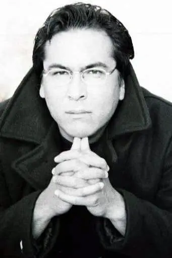 Eric Schweig_peliplat