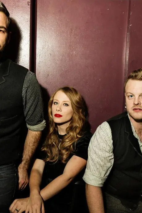 The Lone Bellow_peliplat