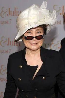 Yoko Ono_peliplat