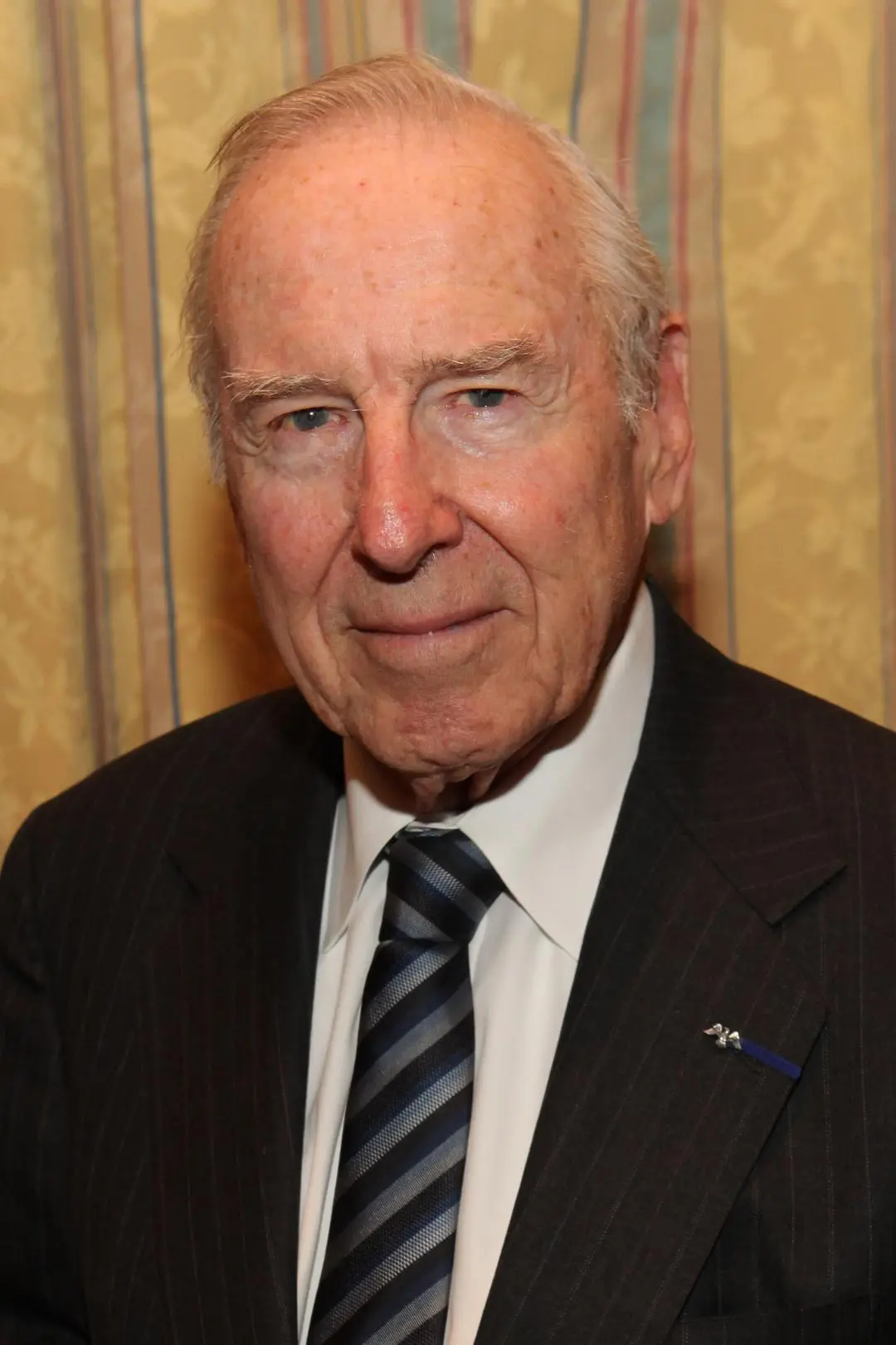 Jim lovell_peliplat