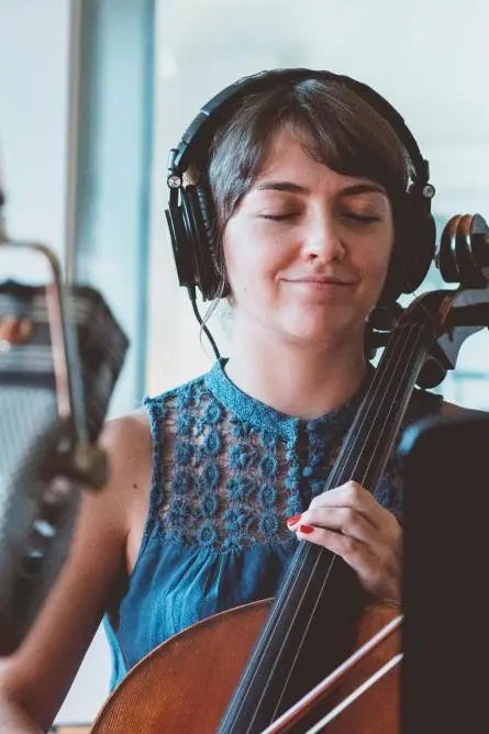 Neyla Pekarek_peliplat