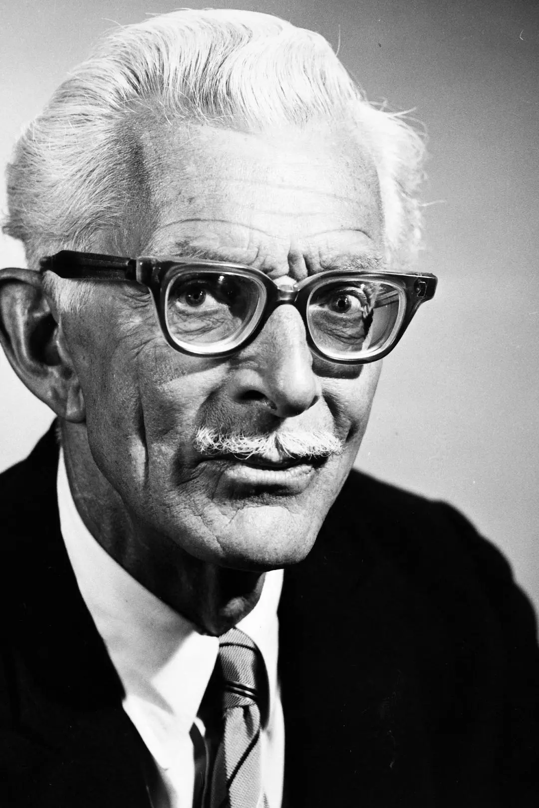 Alan Napier_peliplat