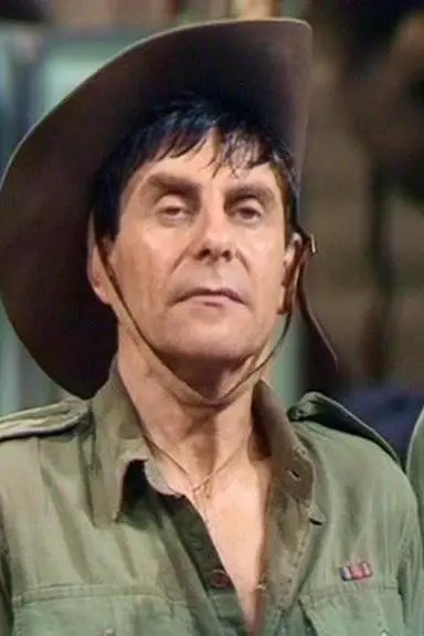 Melvyn Hayes_peliplat