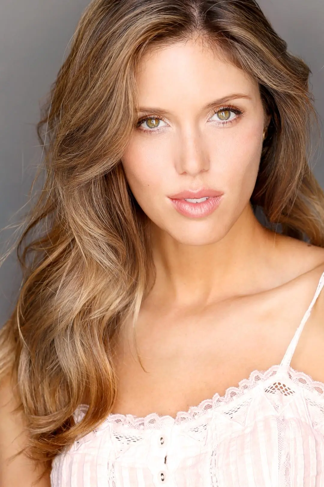 Kayla Ewell_peliplat