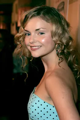 Izabella Miko_peliplat