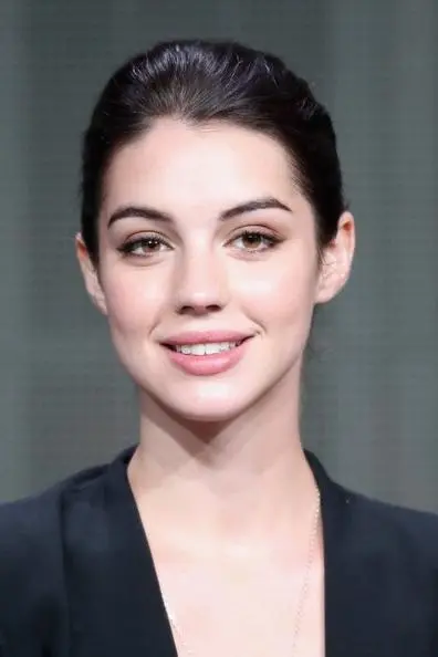 Adelaide Kane_peliplat