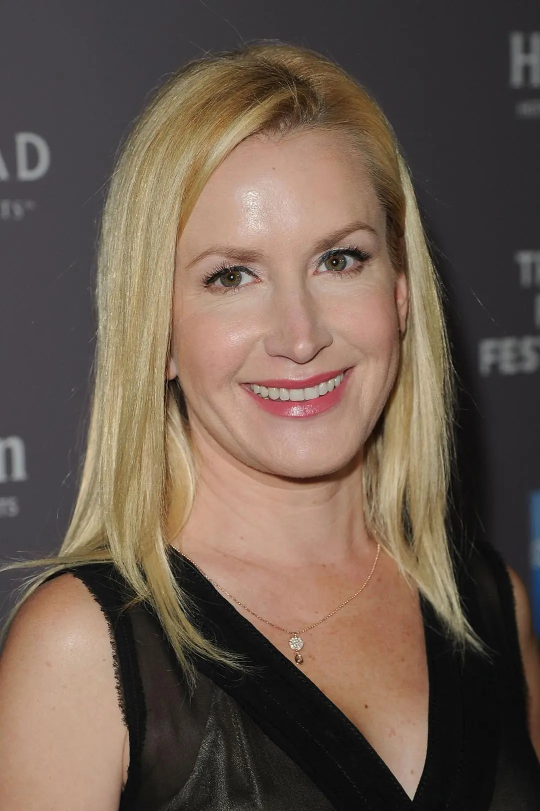 Angela Kinsey_peliplat