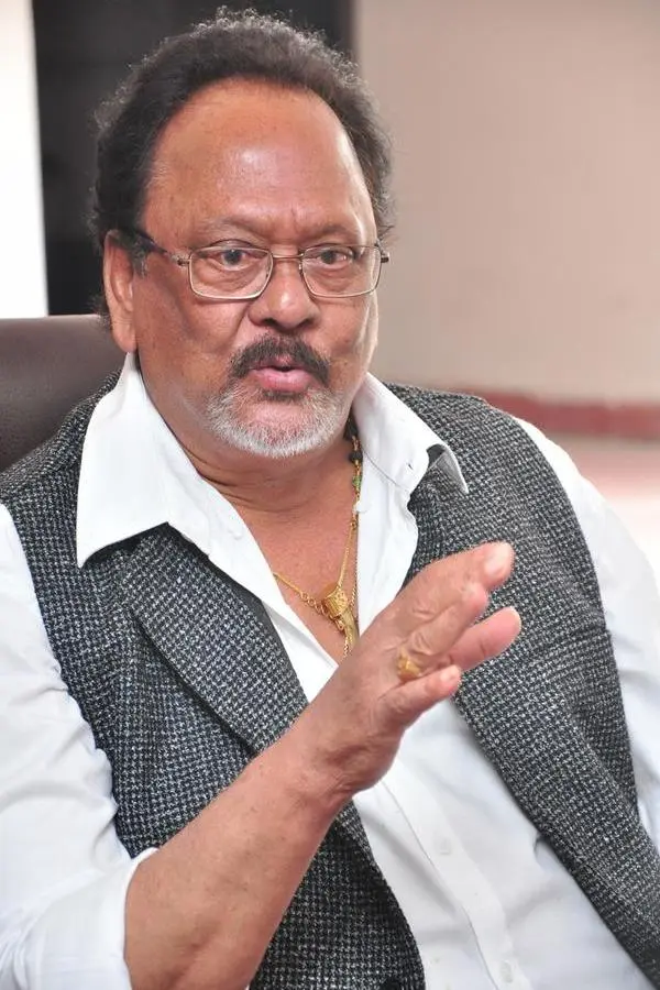 Krishnamraju_peliplat