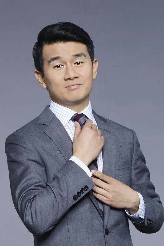 Ronny Chieng_peliplat